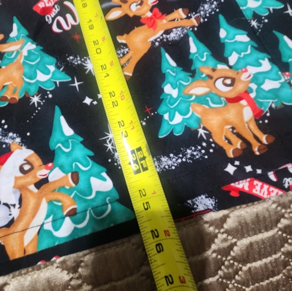 Rudolph the Red Nose Reindeer Scrub Top Sz XL - Picture 5 of 5